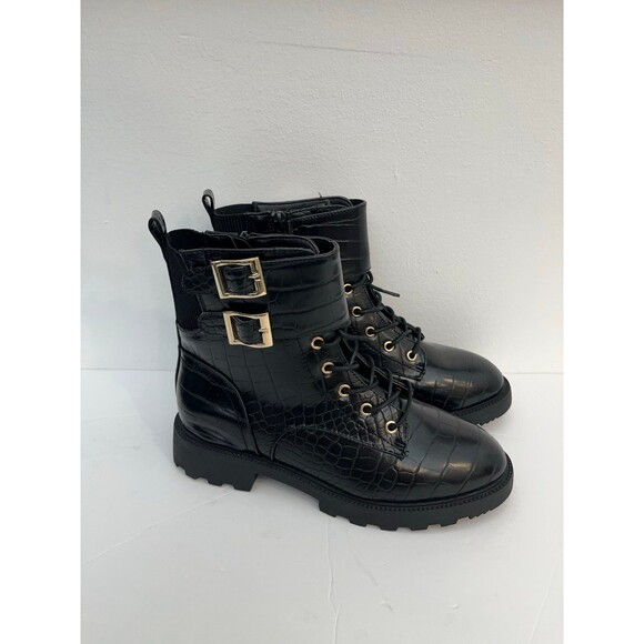 Shoe Dazzle Boots size 7
Javina Combat Boot black - Picture 4 of 10